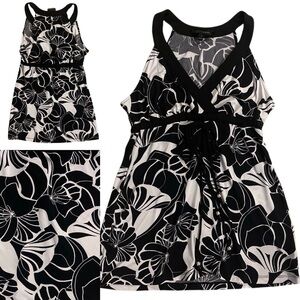White House Black Market Black & White Floral Sleeveless Top Small